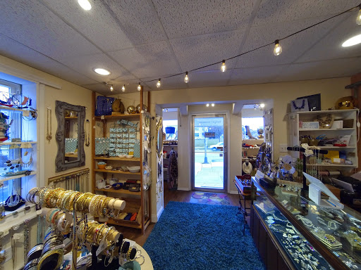 Jewelry Store «Knock Knock Boutique», reviews and photos, 110 W Chocolate Ave, Hershey, PA 17033, USA