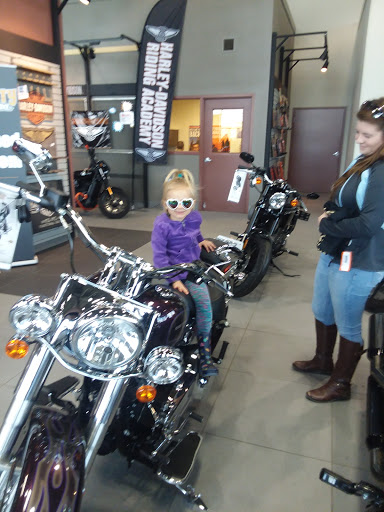 Harley-Davidson Dealer «Vehicle City Harley-Davidson», reviews and photos, 2400 Austins Pkwy, Flint, MI 48507, USA