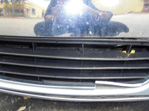 Auto Body Shop «IN & OUT AUTO BODY», reviews and photos, 6464 W Commercial Blvd, Lauderhill, FL 33319, USA