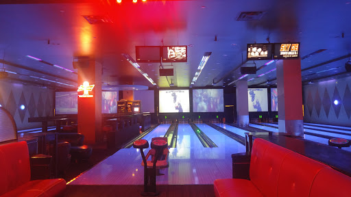 Sports Bar «Sky Deck Sports Grille and Lanes», reviews and photos, 401 E Broadway, Bloomington, MN 55425, USA