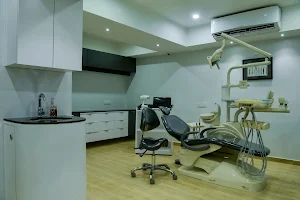Ocean Dental - Dentist in Vadodara/Dental Clinic in Vadodara/Dental Implant Specialist in Vadodara image