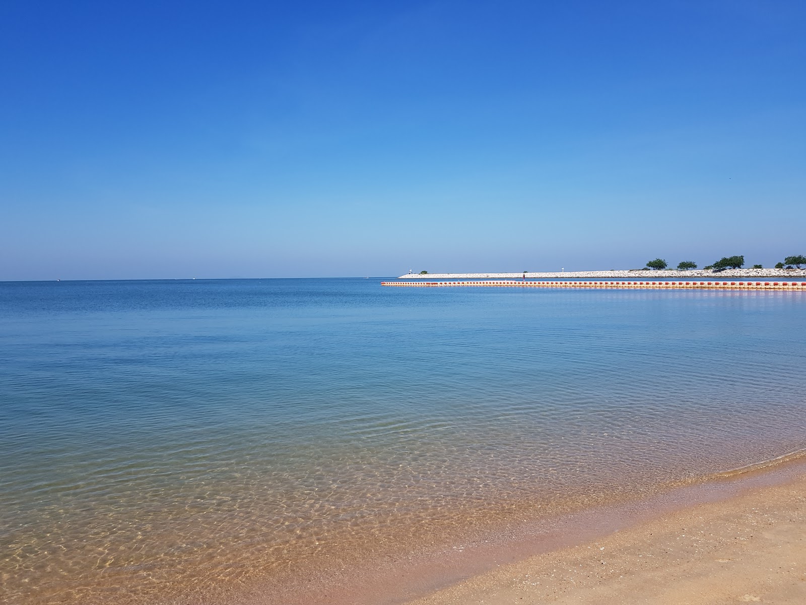Photo de Ban Amphur Beach avec un rivage spacieux