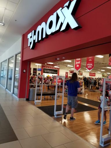 Shopping Mall «Town & Country Shopping Center», reviews and photos, 300 E Stroop Rd, Dayton, OH 45429, USA