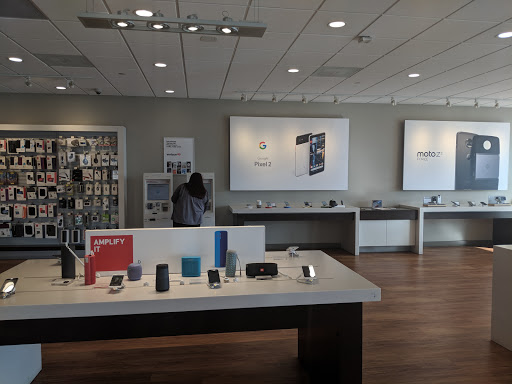 Cell Phone Store «Verizon», reviews and photos, 258 Daniel Webster Hwy, Nashua, NH 03060, USA