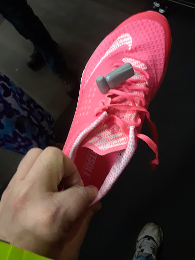 Shoe Store «DSW Designer Shoe Warehouse», reviews and photos, 44590 Ford Rd, Canton, MI 48187, USA