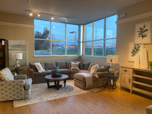 Furniture Store «La-Z-Boy Furniture Galleries», reviews and photos, 3050 Berlin Turnpike, Newington, CT 06111, USA