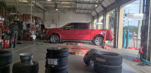 Tire Shop «Discount Tire Store - Ocala, FL», reviews and photos, 2701 SW College Rd #800, Ocala, FL 34474, USA