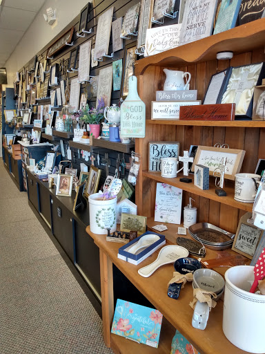 Christian Book Store «His Way Christian Book Store», reviews and photos, 56 Mountain Rd, Glen Burnie, MD 21060, USA