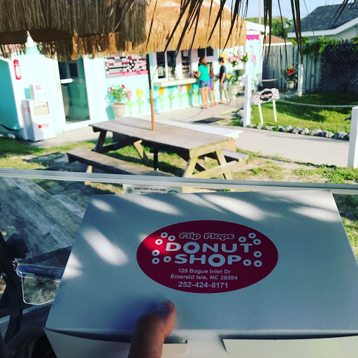 Donut Shop «Flip Flops Donut Shop», reviews and photos, 129 Bogue Inlet Dr, Emerald Isle, NC 28594, USA