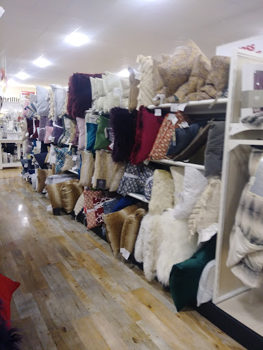 Department Store «HomeGoods», reviews and photos, 11100 W Burleigh St #140, Wauwatosa, WI 53222, USA