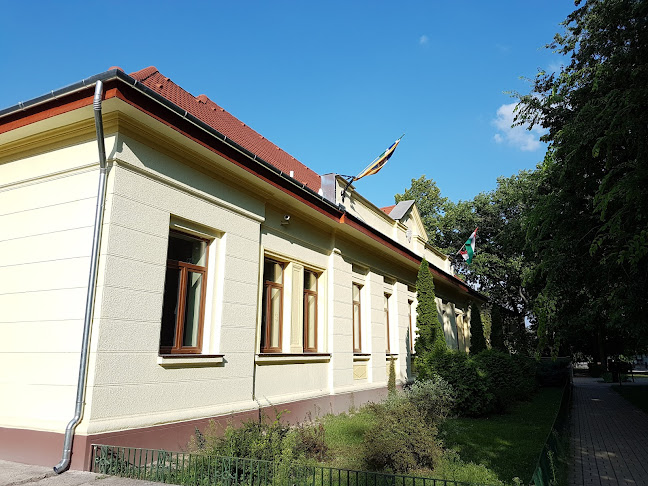 Értékelések erről a helyről: Dunavecsei Petőfi Sándor Általános Iskola, Dunavecse - Iskola