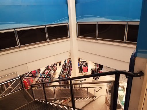 Clothing Store «Ross Dress for Less», reviews and photos, 13750 Riverside Dr, Sherman Oaks, CA 91423, USA