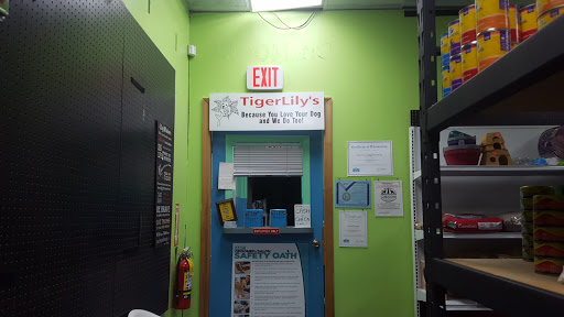 R&S Pet Supplies, 275 NY-25A #8, Miller Place, NY 11764, USA, 