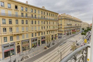THE BABEL COMMUNITY – Marseille République l Coliving & Appartement meublé image