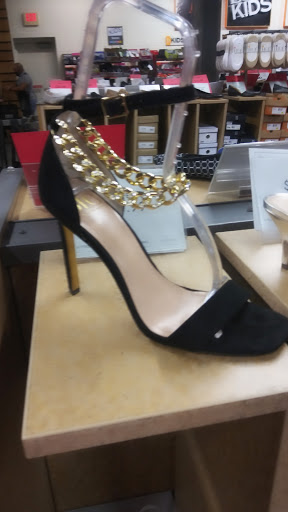 Shoe Store «DSW Designer Shoe Warehouse», reviews and photos, 8236 MN-7, St Louis Park, MN 55426, USA
