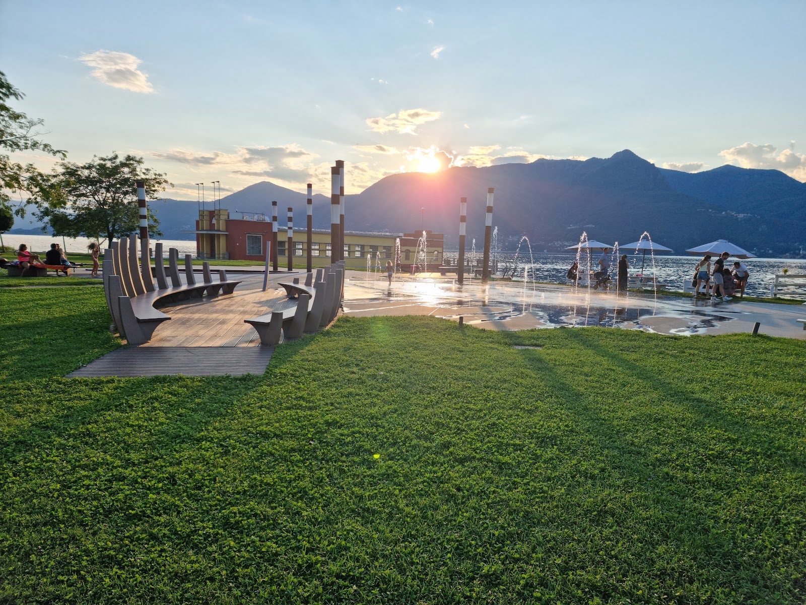 Foto van Parco Lungolago Spiaggia met direct strand