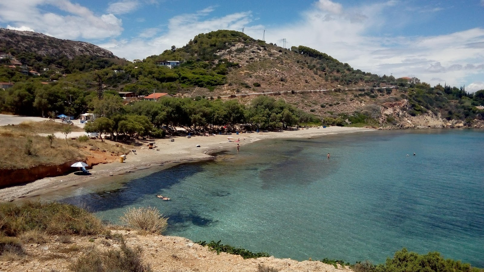 Foto av Chamolia beach med turkos rent vatten yta