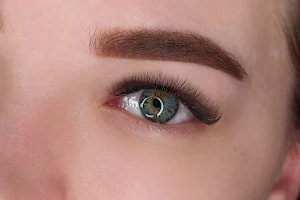 Lara Lashes Beautyfarm Permanent Make-Up Artist Schönheitsstudio PMU Tattoo Entfernung Schulungen Beauty-Experten image