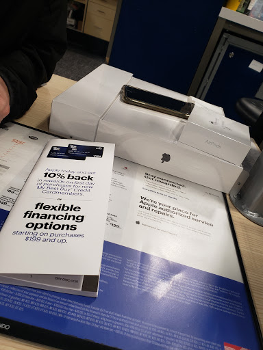 Electronics Store «Best Buy», reviews and photos, 151 Highlands Blvd Dr, Manchester, MO 63011, USA