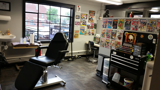 Body Language Tattoo, 1606 1/2 W University Ave, Muncie, IN 47303, USA, 