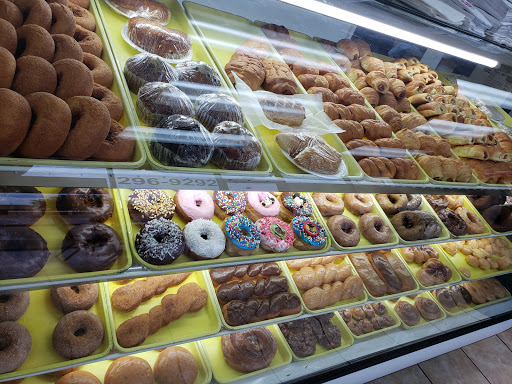 Donut Shop «Donut Palace», reviews and photos, 106 N Cedar Ridge Dr, Duncanville, TX 75116, USA