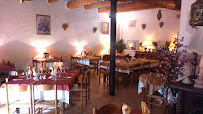 Atmosphère du Restaurant français Le Regalon à Sénas - n°18