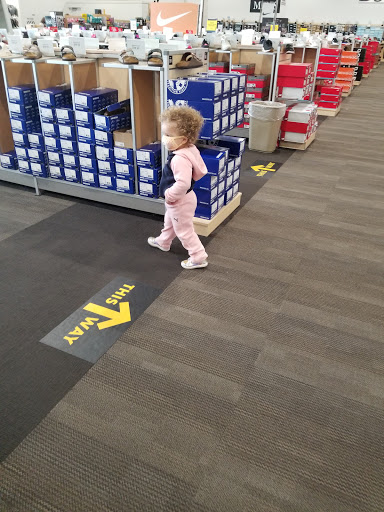 Shoe Store «DSW Designer Shoe Warehouse», reviews and photos, 801 W 15th St, Plano, TX 75075, USA