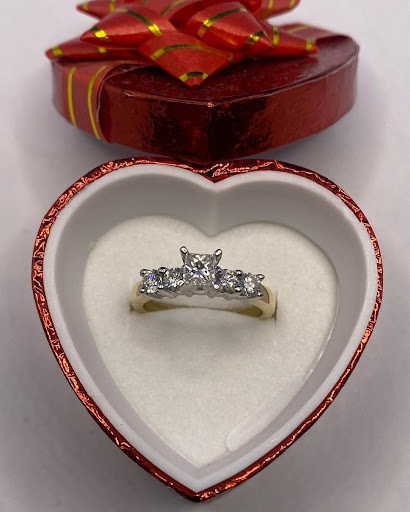 Jeweler «M & NP Jewelers», reviews and photos, 2142 White Plains Rd, Bronx, NY 10462, USA