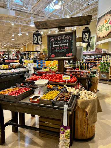 Grocery Store «Lowes Foods on Strickland Road», reviews and photos, 9600 Strickland Rd, Raleigh, NC 27615, USA