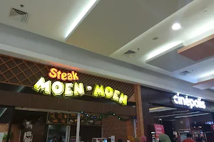 Steak Moen Moen Matos Cafe image