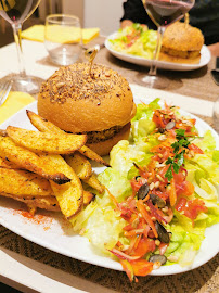 Hamburger végétarien du Restaurant Eve Au Paradis Vegan à Mulhouse - n°17