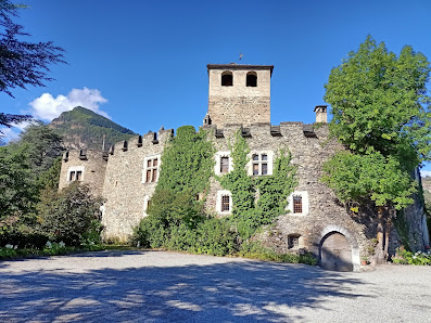 Castello di Introd Località Plan D'Introd, 11010 Introd AO, Italia