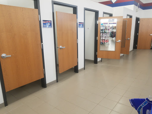 Thrift Store «Lake Hallie Goodwill Retail Store & Training Center», reviews and photos, 2759 S Prairie View Rd, Chippewa Falls, WI 54729, USA