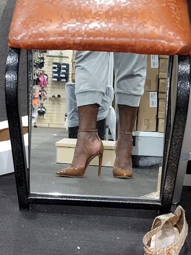 Shoe Store «DSW Designer Shoe Warehouse», reviews and photos, 907 Haddonfield Rd, Cherry Hill, NJ 08002, USA
