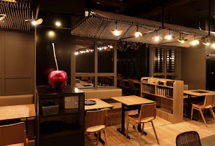 Photo n°38 de Madang 마 당 à Paris ()