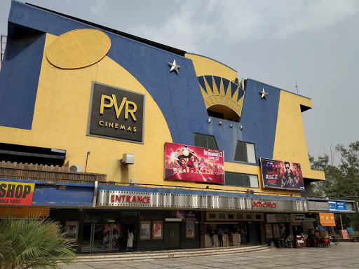 Theaters on Sundays in Delhi