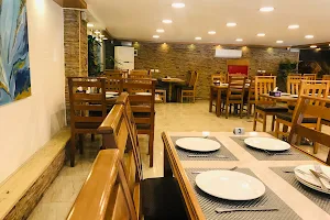 Zohor Shafa Al Saru Restaurant - مطعم ومشاوي زهور شفا في السرو السلط image