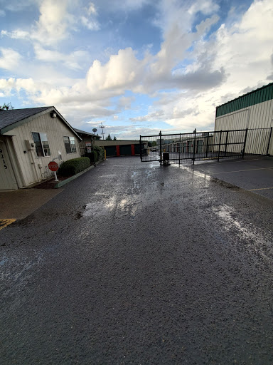 Self-Storage Facility «Money Saver Mini Storage - Gresham», reviews and photos, 19215 NE Halsey St, Portland, OR 97230, USA