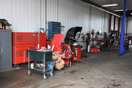 Auto Parts Store «ATC Auto Truck Center Inc», reviews and photos, 941 66th Ave SW, Cedar Rapids, IA 52404, USA