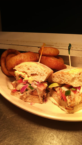 Bar & Grill «The Warehouse Bar & Grill», reviews and photos, 3346 S Peoria Ave, Tulsa, OK 74105, USA