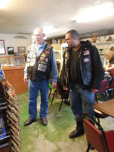 Grocery Store «Gatesville Country Store», reviews and photos, 4525 Salt Creek Rd, Nashville, IN 47448, USA