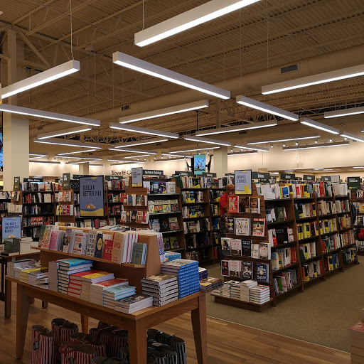 Book Store «Barnes & Noble Booksellers The Shops at River Crossing», reviews and photos, 8675 River Crossing Blvd, Indianapolis, IN 46240, USA