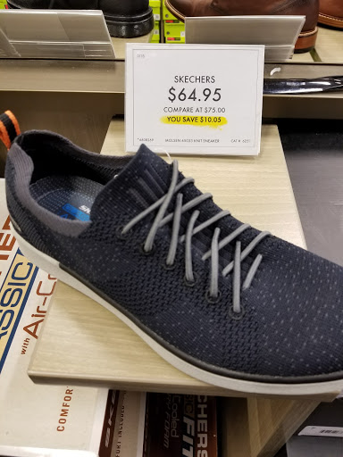 Shoe Store «DSW Designer Shoe Warehouse», reviews and photos, 6644 Loisdale Rd, Springfield, VA 22150, USA