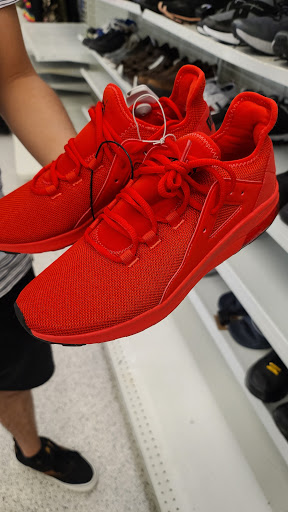 Clothing Store «Ross Dress for Less», reviews and photos, 7111 North Point Pkwy, Alpharetta, GA 30022, USA