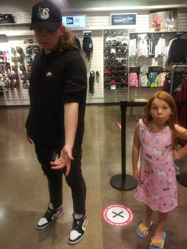 Sporting Goods Store «Champs Sports», reviews and photos, 2748 Eastland Four, Columbus, OH 43232, USA