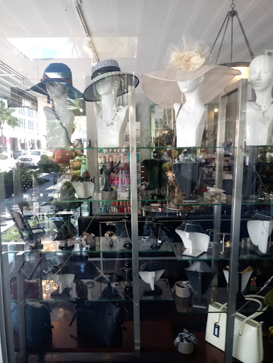 Beauty Salon «Ana Molinari Salon Spa Boutique», reviews and photos, 52 S Palm Ave, Sarasota, FL 34236, USA