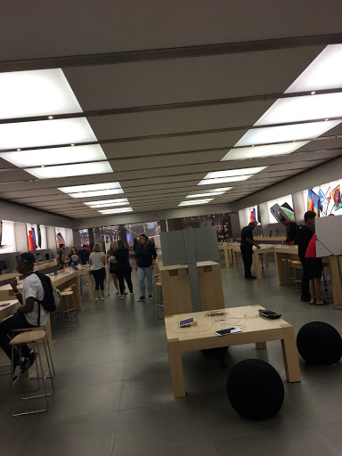 Computer Store «Apple Cherry Hill», reviews and photos, 2000 NJ-38, Cherry Hill, NJ 08002, USA