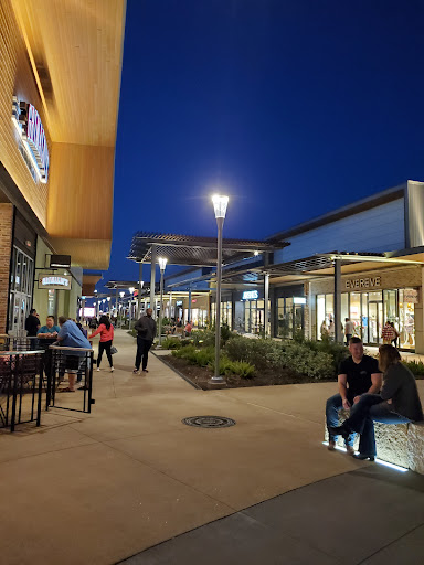 Movie Theater «Star Cinema Grill», reviews and photos, 702 Baybrook Mall, Friendswood, TX 77546, USA