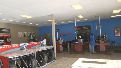 Tire Shop «Firestone Complete Auto Care», reviews and photos, 8801 Skokie Blvd, Skokie, IL 60077, USA