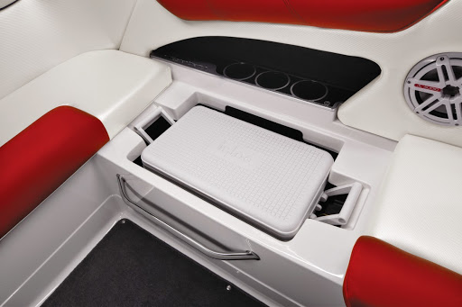 Boat Dealer «Norcal MasterCraft Discovery Bay Mall - Showroom / ProShop», reviews and photos, 1520 Discovery Bay Blvd #200, Discovery Bay, CA 94505, USA